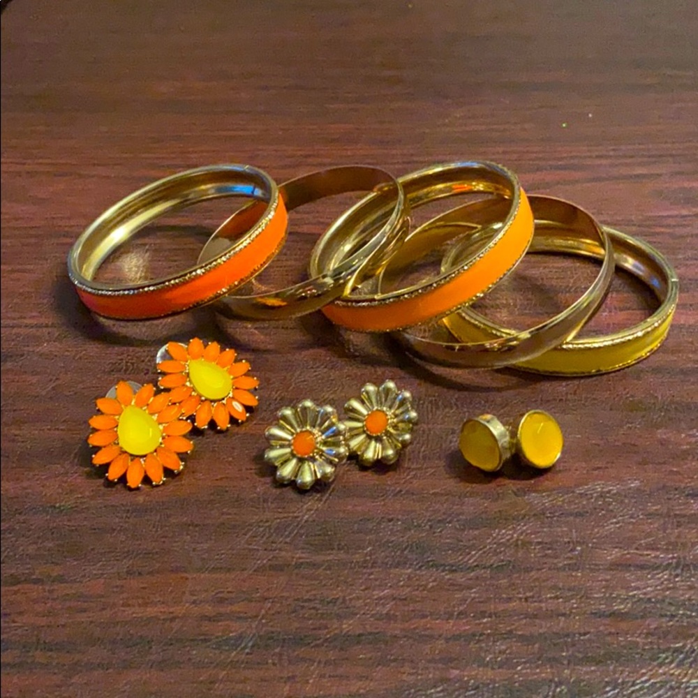 Set of 5 bangles and 3 pierced earrings